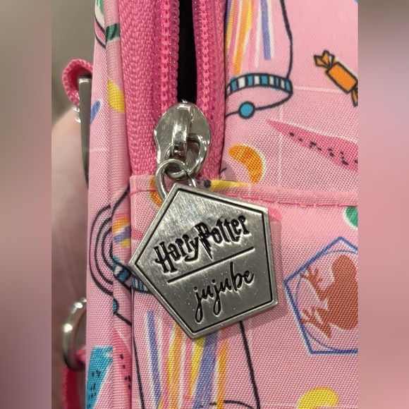 JuJuBe x Harry Potter Honeydukes Pink Crossbody Bag | Wizarding World - Picture 4 of 13